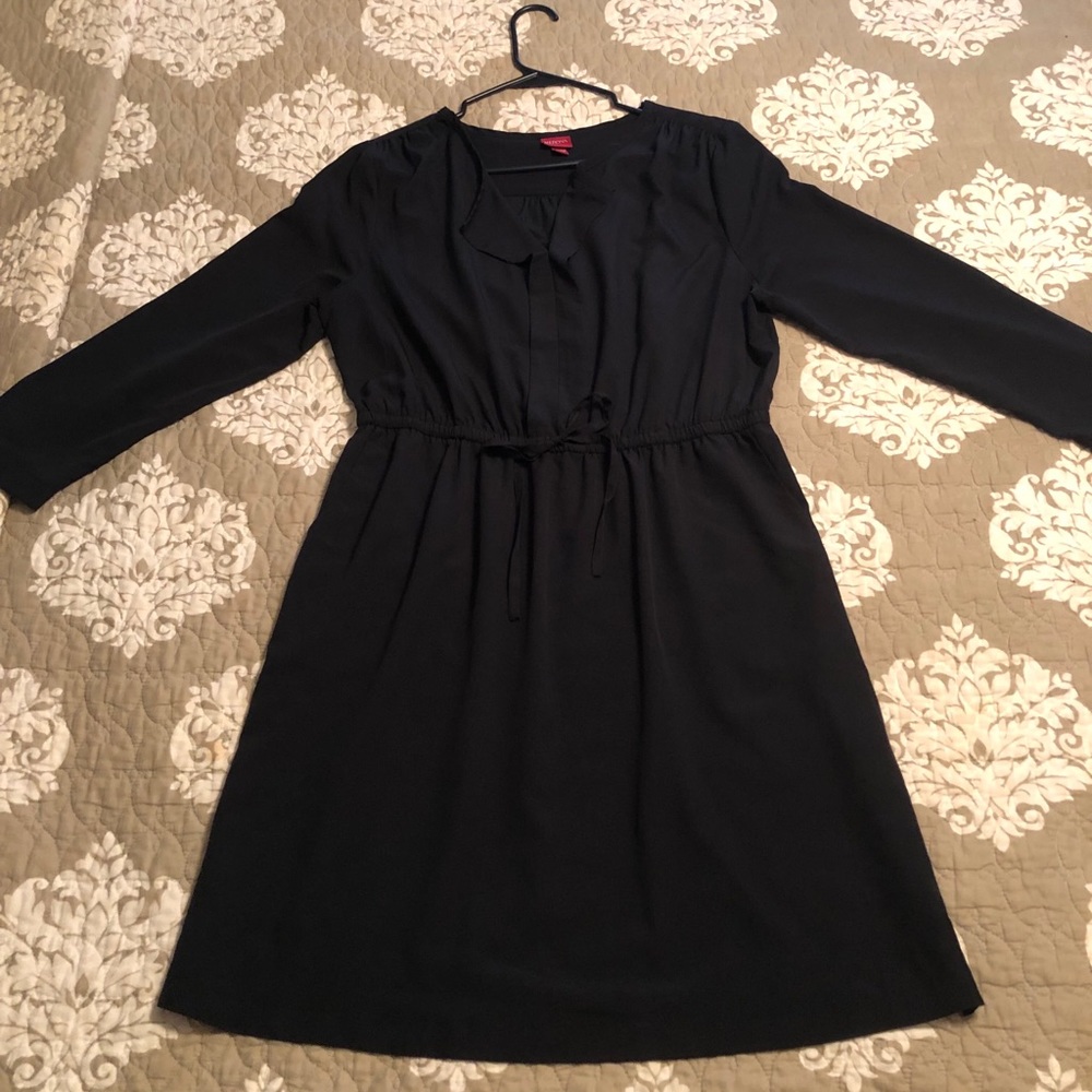 Stylish, light weight, and fun black dress